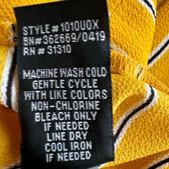 IZ Byer Yellow Striped Short Sleeve Crop Keyhole Front Tie Back Blouse. Large. - Picture 7 of 8